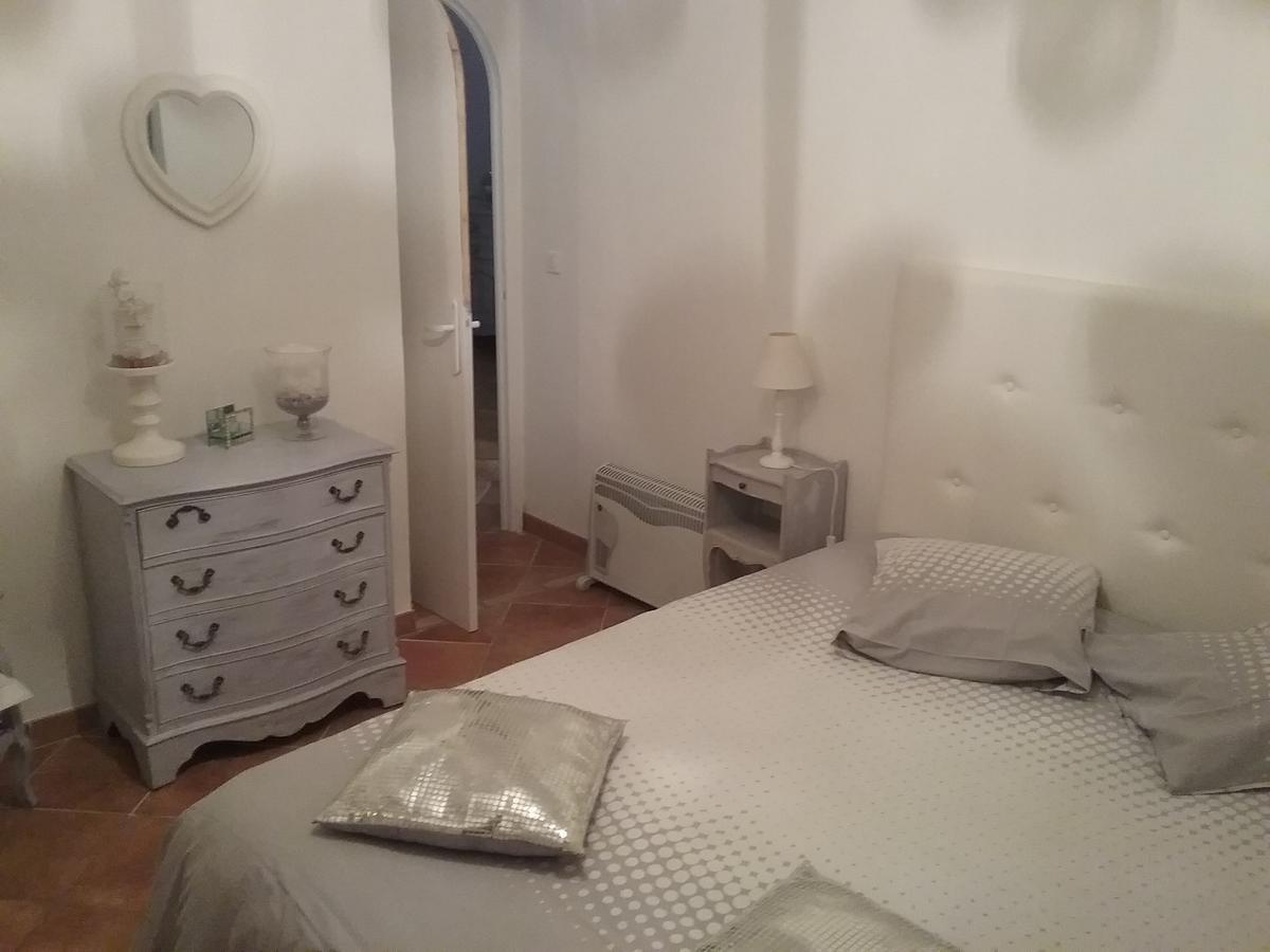 Petite Fleur D'Azur Panzió Cagnes-sur-Mer Kültér fotó